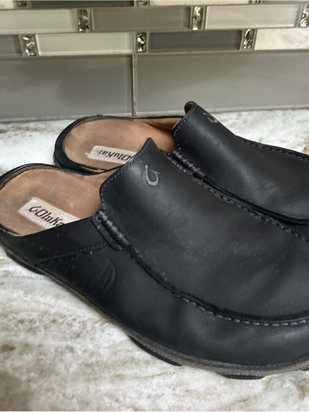 OluKai Moloa Slip On Shoes Mens 11 Clog Leather Loafers Casual Drop-In Heel